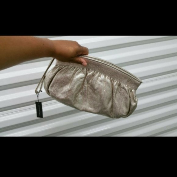 SOLD Banana Republic Gold Metallic Leather Clutch - Picture 6 of 8